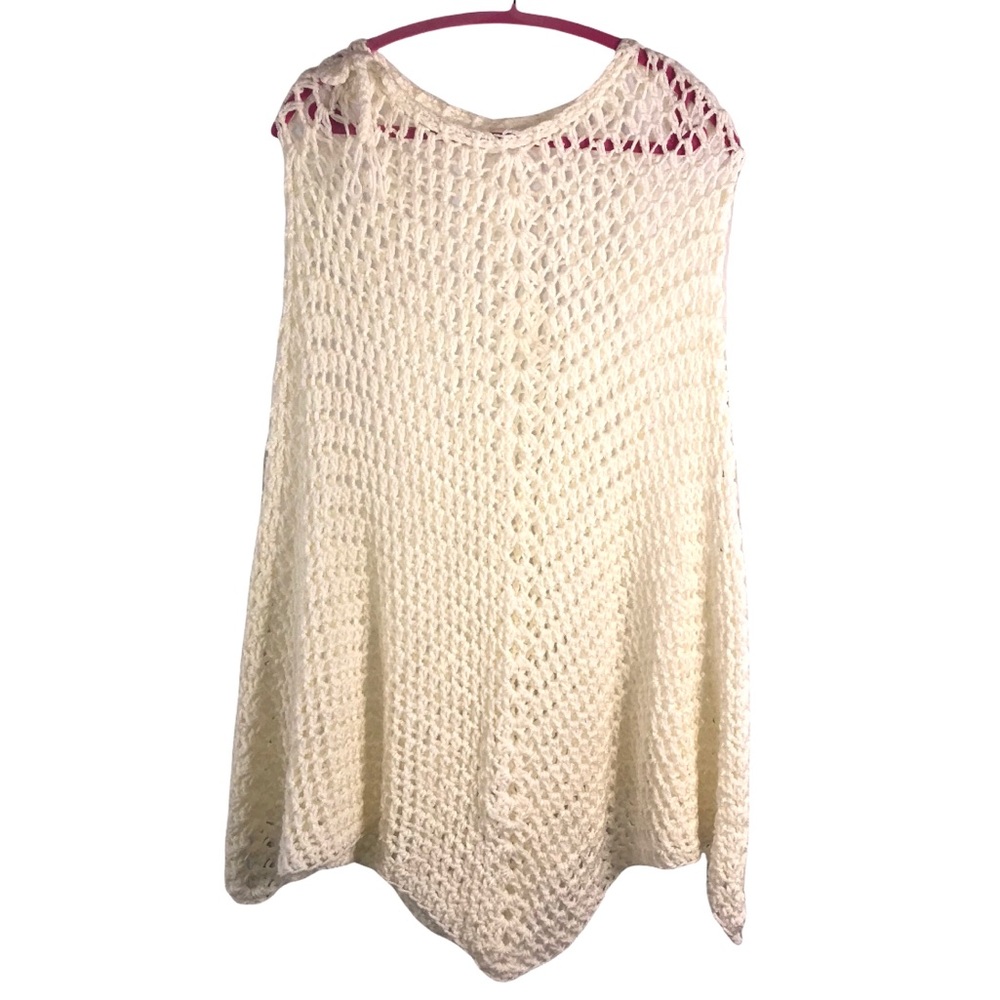 Handmade Ivory Crochet Poncho ๐ - Picture 6 of 6